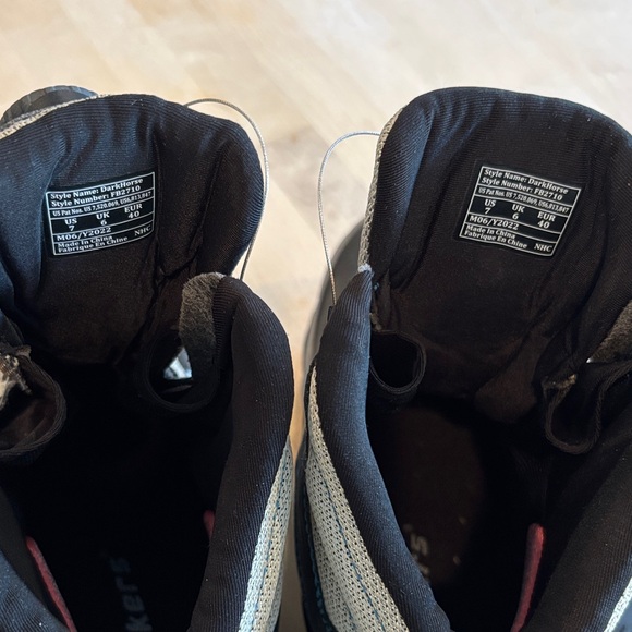 Korkers Women’s  Darkhorse Wading and Fishing Boots Black and Gray - Picture 10 of 13